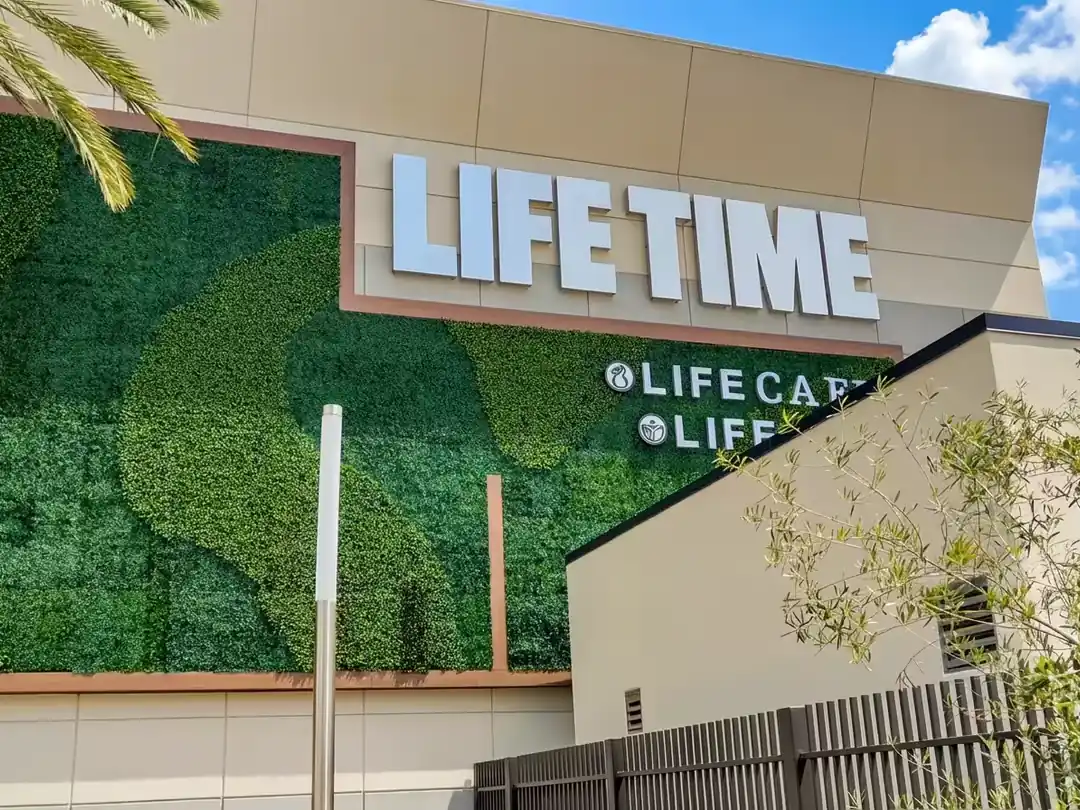 The 163-foot artificial living wall at Lifetime Irvine